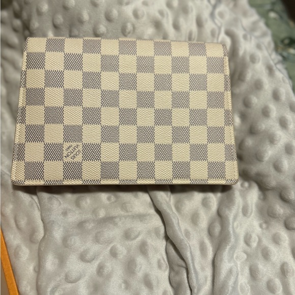 Louis Vuitton Croisette Chain Wallet - Picture 5 of 5